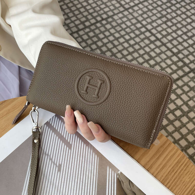 Genuine Leather Long Wallet for Women 2025 New Large Capacity Multi-Card Slot High-End Clutch Wrist Phone Bag with Zipper