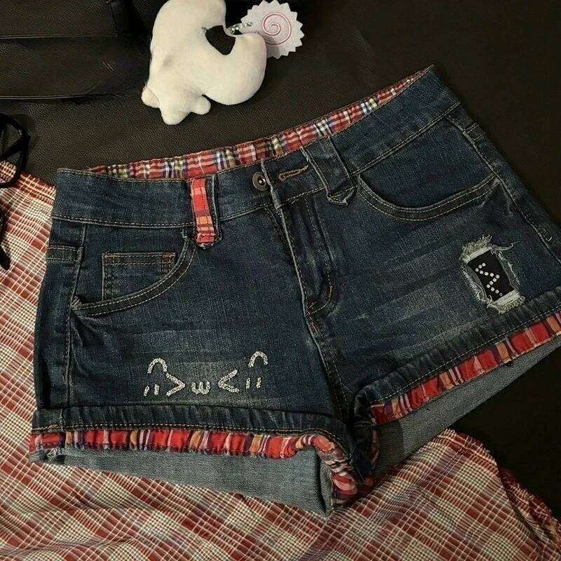 American Vintage Short Jeans Women Casual Low Waist Denim Distressed Bodycon Y2K Streetwear Kawaii Retro Button Summer Patchwork XJ260305