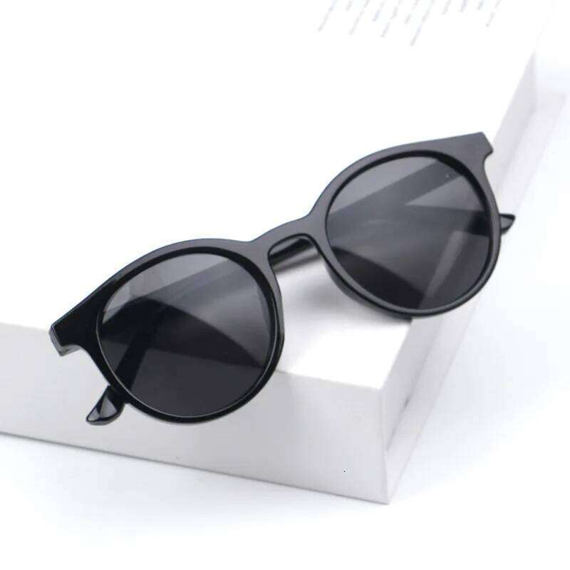 Korean Style Children Sunglasses Trendy Round Frame Kids Glasses Tinted Lens Fashion Personality UV400 Small Sun Shades Z260305