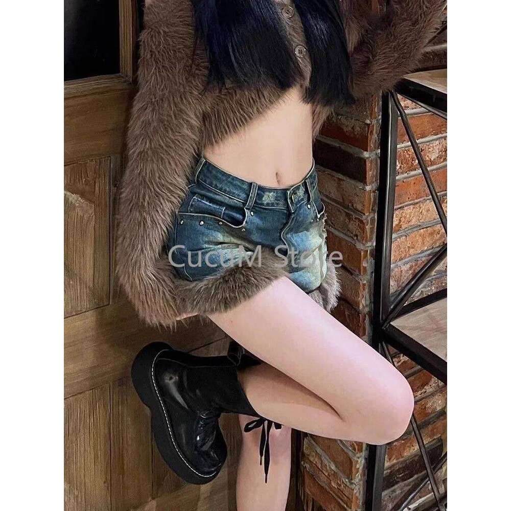 American Washed Fluffy Rivet Jeans Shorts for Women Autumn Winter New Denim Y2k E-Girl High Waist Hot Short Pants XJ260305