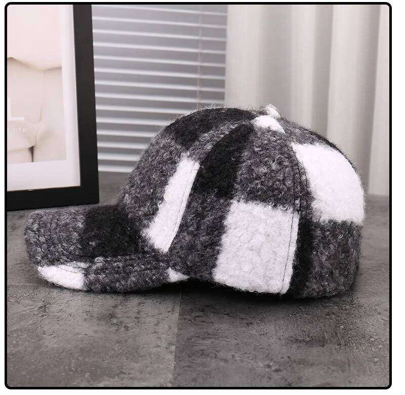 Autumn Winter Baseball Windproof Warm Hat Simple All-match Plaid Decorative Unisex Cap for Men & Women New Y260304
