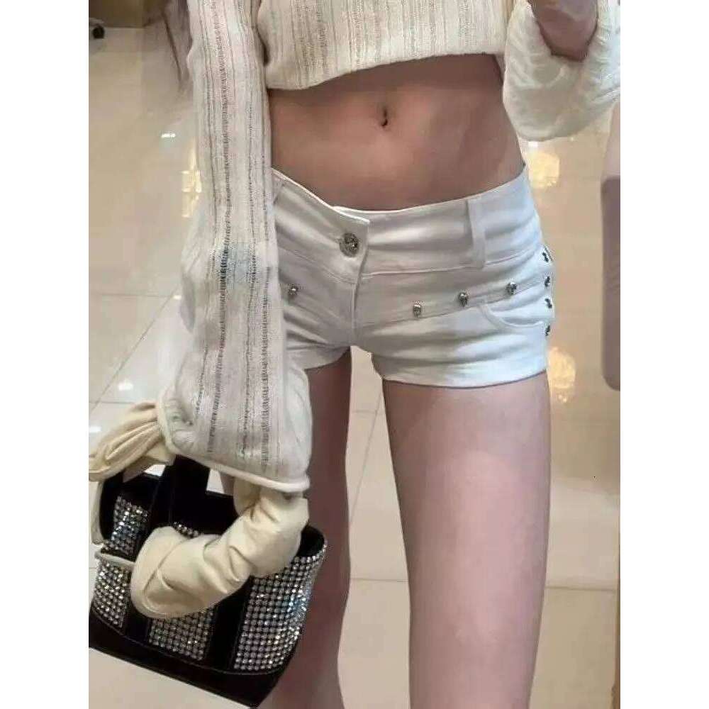 Summer Rivets Low Rise Jeans Shorts Womens American Retro Denim Casual Short Pants for Streetwear 2000s Grunge Aesthetic Clothes XJ260305