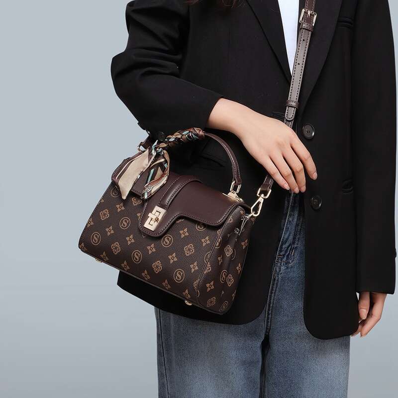 Luxury Shoulder Bags Totes Hobo Handbag New Crossbody Large Capacity Middle Aged Moms Gift Commuter Bag For Women SENYY