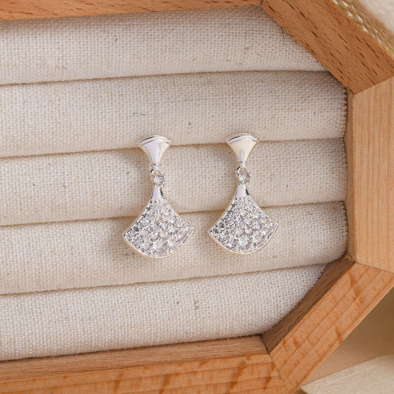 Korean Fashion Light Luxury Zircon Micro-inlaid Waistline Women Classic Retro Mosquito Coil Clip Fan-shaped Skirt Earrings For Women