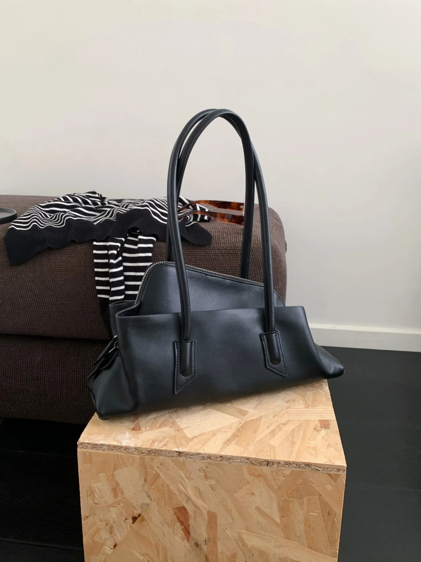 Retro Pattern Large Capacity Tote Bag Womens Pleated Leather Shoulder Bag Female Daily Bag 2025260302