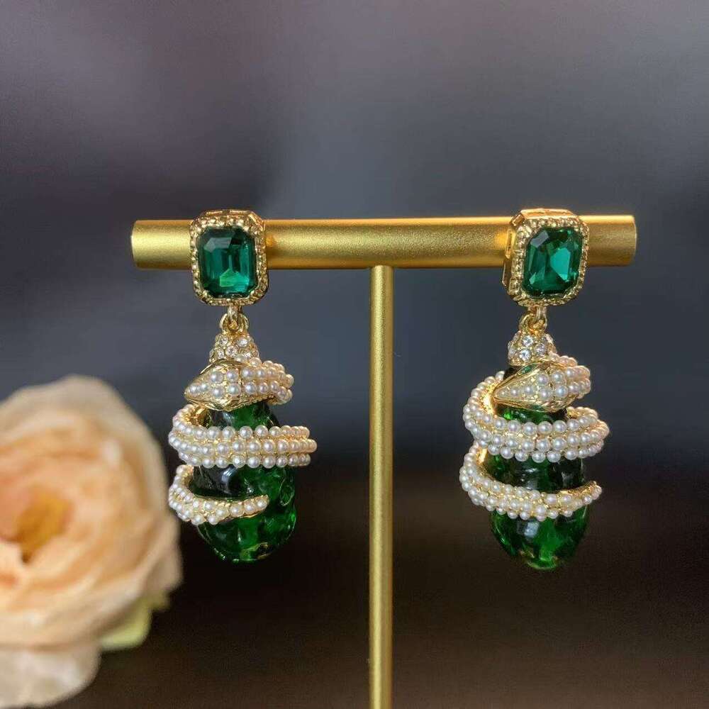 Vintage Snake-Shaped Earrings Necklace And Ring Set Exquisite Niche Fashion Accessories Light Luxury Palace-Style Jewelry High-Quality