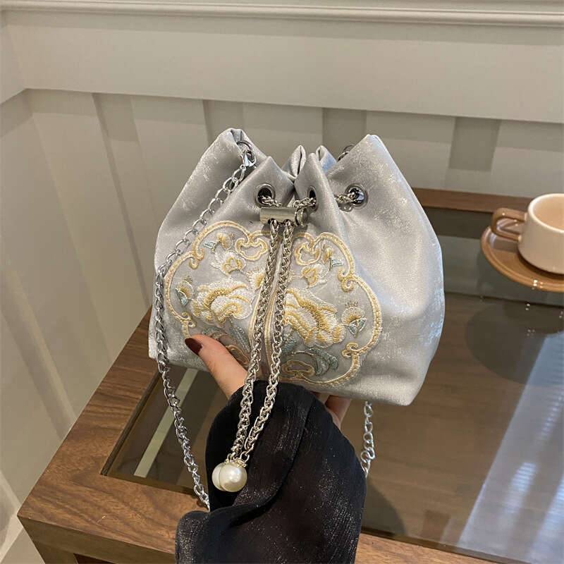 New Chinese-style for women, 2024 summer new model, national-style embroidered fashion bucket bag, versatile crossbody bag