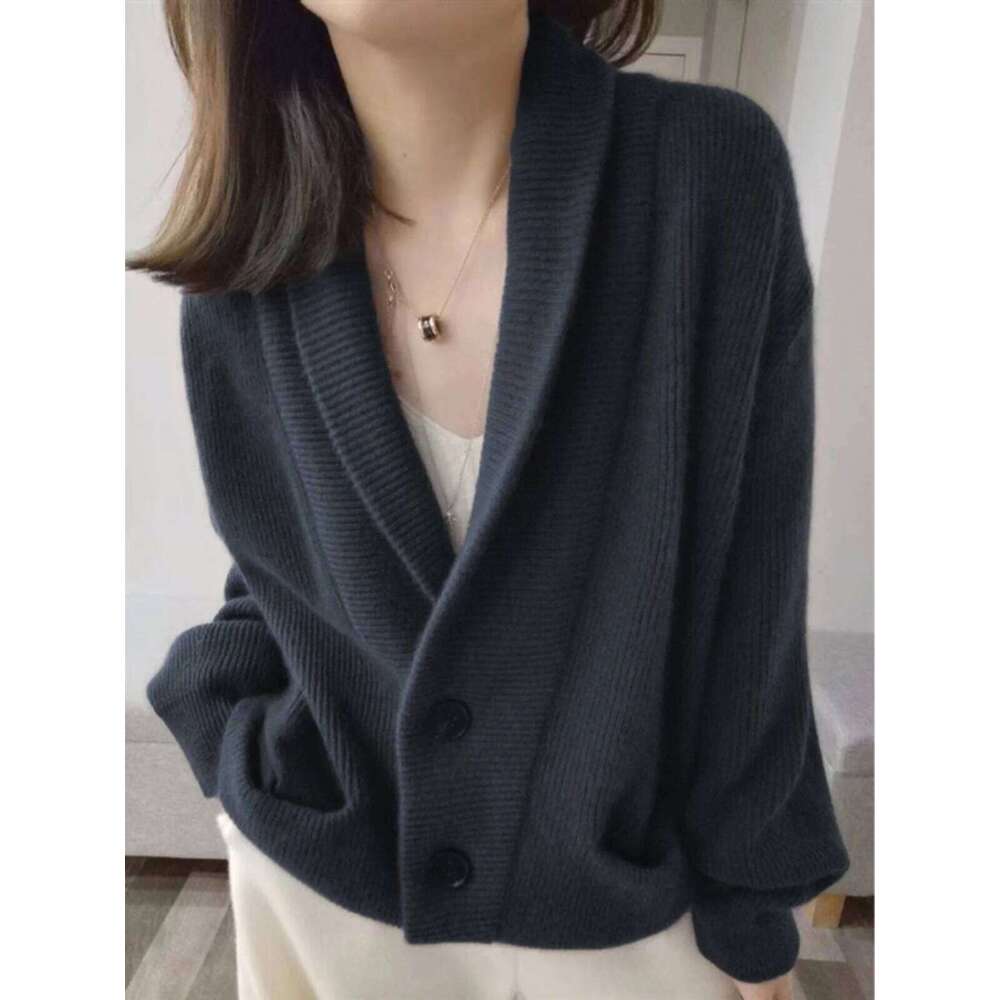 100% pure cashmere cardigan female V-neck loose lazy wind sweater coat lapels thickened in autumn and winter. XJ260305