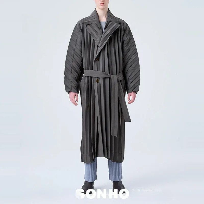 Japan Pleated Mens Trench Coat Miyake Fall Winter Loose Drape Casual British Style Mediumlength Jacket WrinkleFree 260302