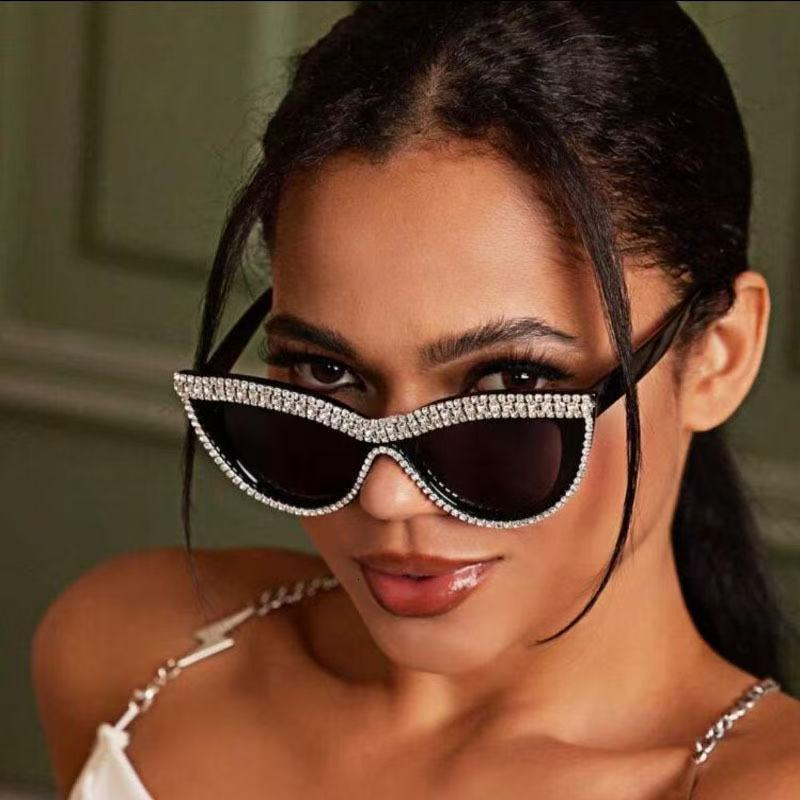 2026 New Designer Luxury Brand Handmade Cat Eye Diamond Inlaid New Non Prescription Glasses Fashion Glasses Frame Personalized Sunglasses Photo Concav