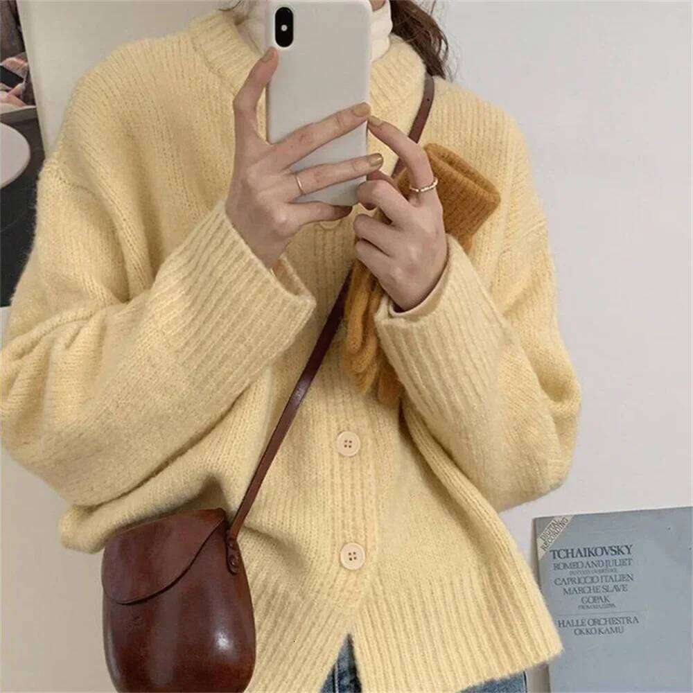 Korean Sweet O-neck Cardigan Women Autumn Winter Single Breasted Long Sleeve Warm Outwear Vintage Knitted Sweater XJ260305