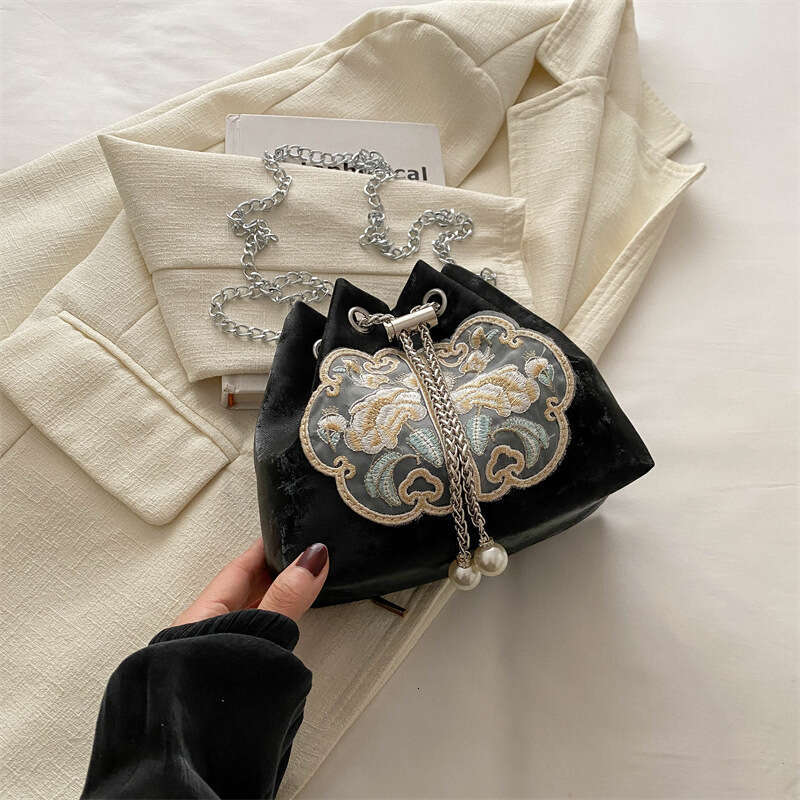 New Chinese-style for women, 2024 summer new model, national-style embroidered fashion bucket bag, versatile crossbody bag