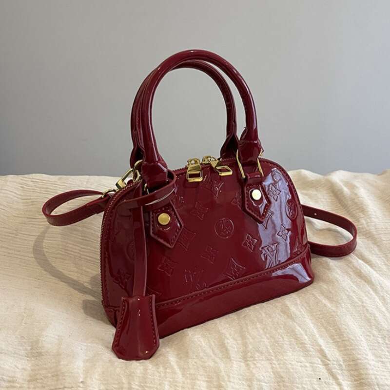 Women 2026 Colour Super Hot Wholesale Shell Trendy Light Luxury High End Fashionable Design Single Shoulder Crossbody Bag For Women