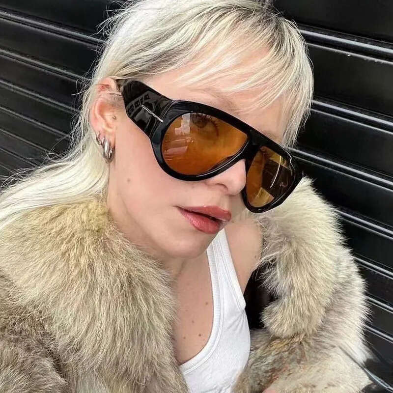 New Oversized Pilot Women Fashion Luxury Big Frame One Piece Gradient Sunglasses Retro Classic Thick Shades High-Quality