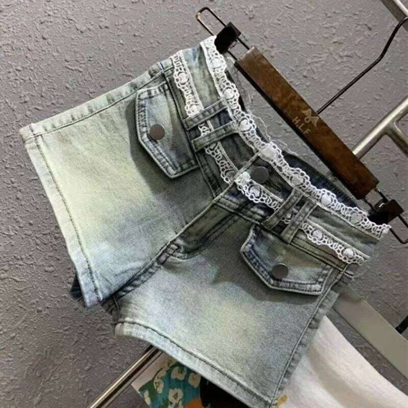 Fashion Lace Low-Waist Jean Female 2026 Summer New Vintage Slimming Tight Shorts Korean Light Blue Denim Short Pants XJ260305