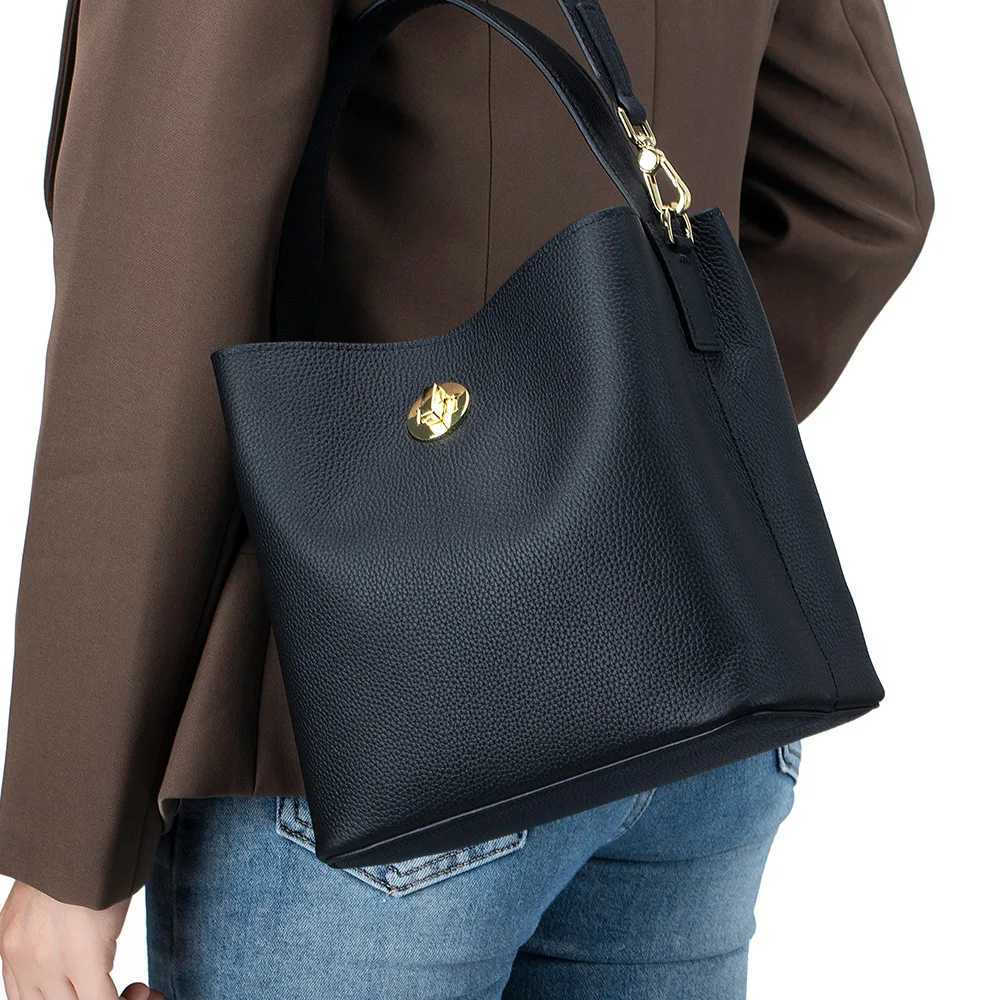 2025 New Genuine Leather Tote Bag for Woman Casual Real Cow Leather Bucket Handbag Fashion Ladies Shoulder or Messenger Bags H260306
