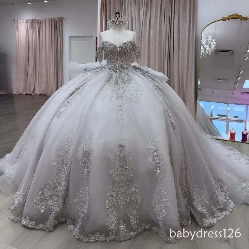 White Shiny Princess Off the Shoulder Sweet 16 Dress Quinceanera Dresses Sequin Applique Beading Crystal Bow Tull Party Birthday Vestidos 15 De Anos