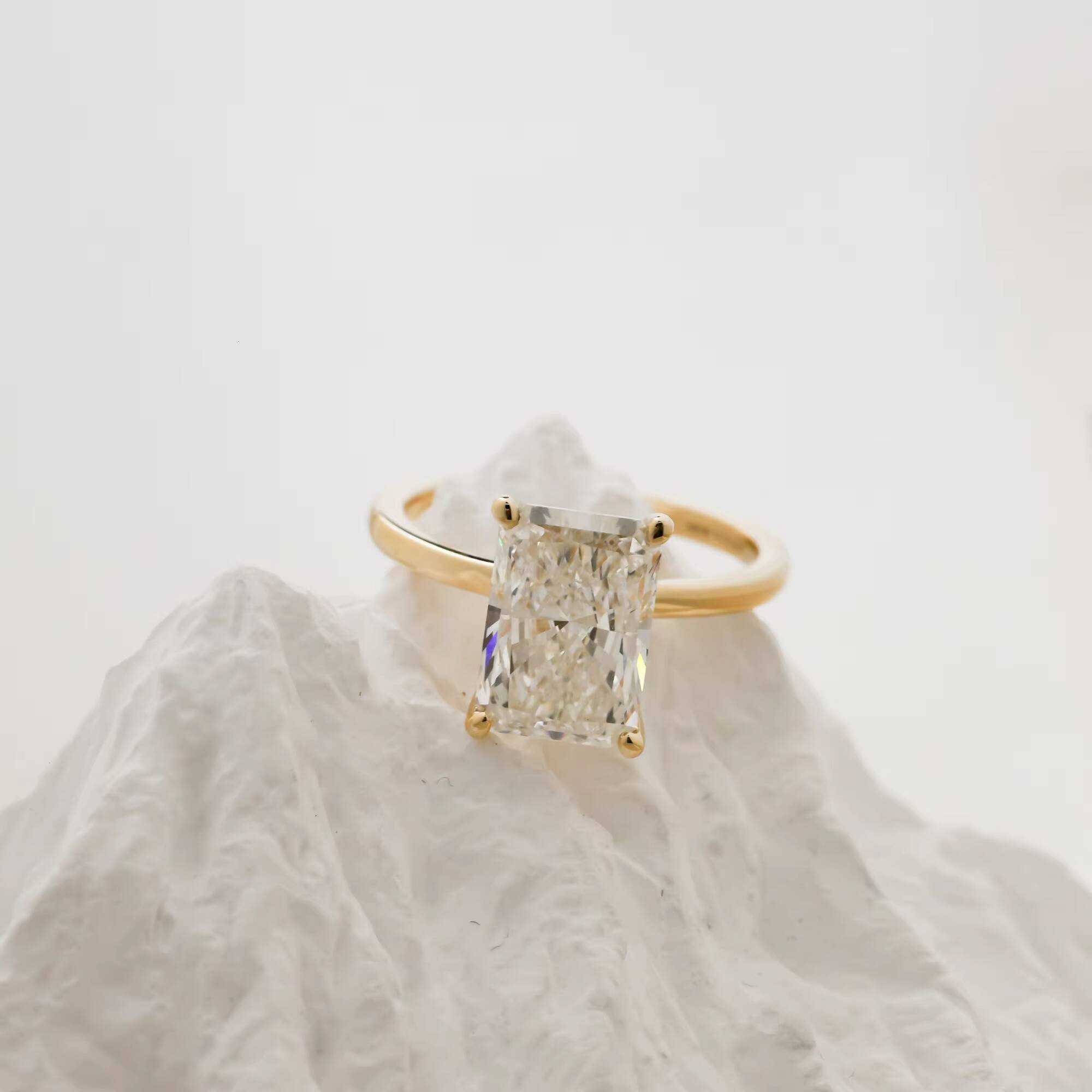 Lab-Grown Diamond 14K/18K Gold Engagement Ring