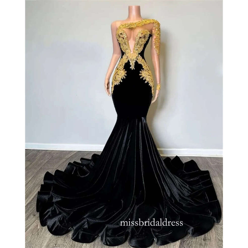 Sexy Arabic African Black Velvet Mermaid Prom Dresses One Shoulder Long Sleeve Evening Gown Gold Lace Appliques Beaded Special Occasion Dress D0306