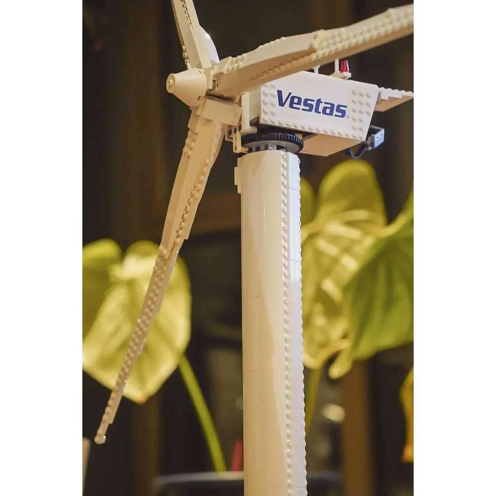 815PCS Creative Vestas Wind Turbine Building Blocks Electric Motor Set Assemble Bricks Toy With Figures For Boy Kids Gift Z260305