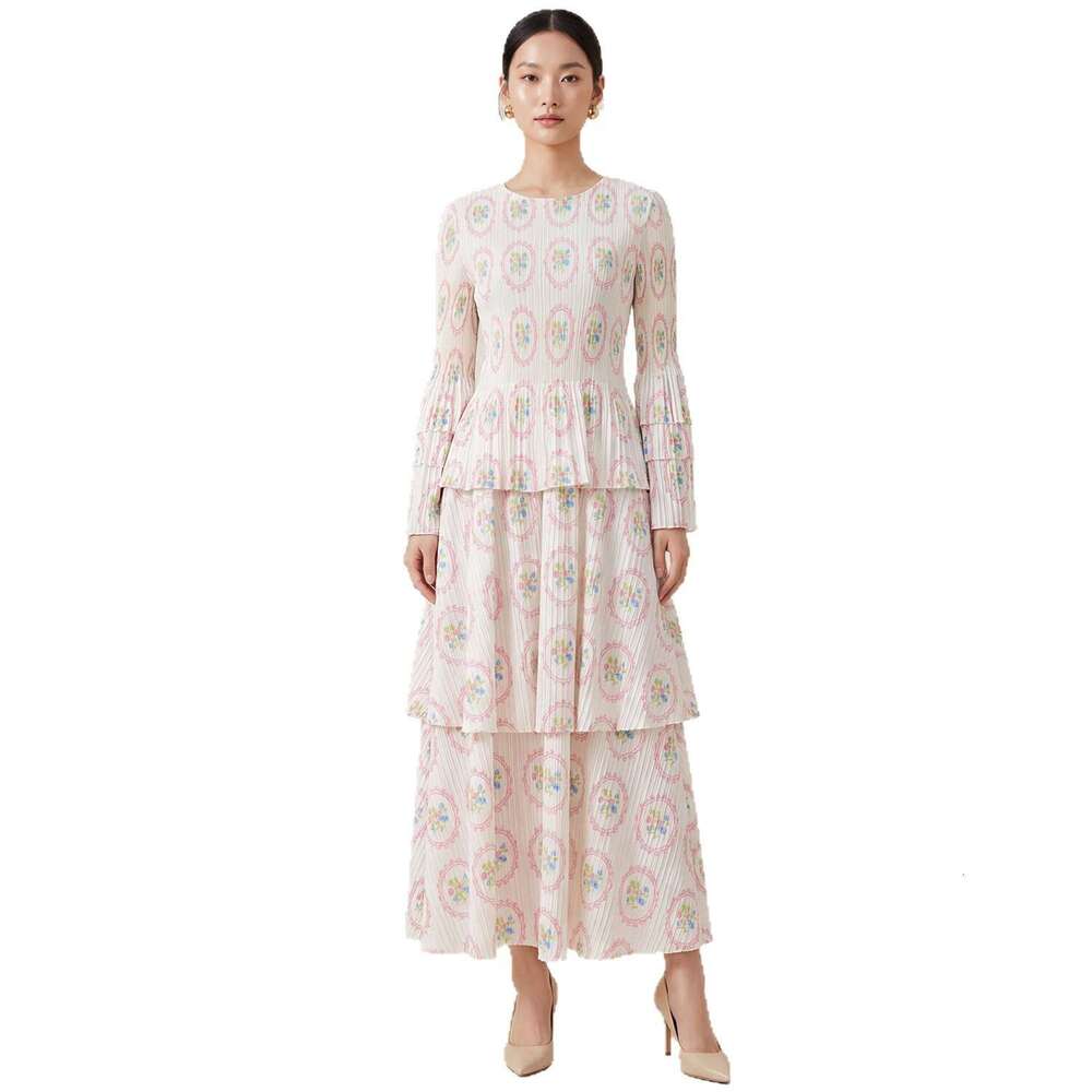 Miyake-style Designer pleated cake skirt, new geometric print bell-sleeve dress, loose-fitting, slimming, elegant, suitable for commuting, long dress