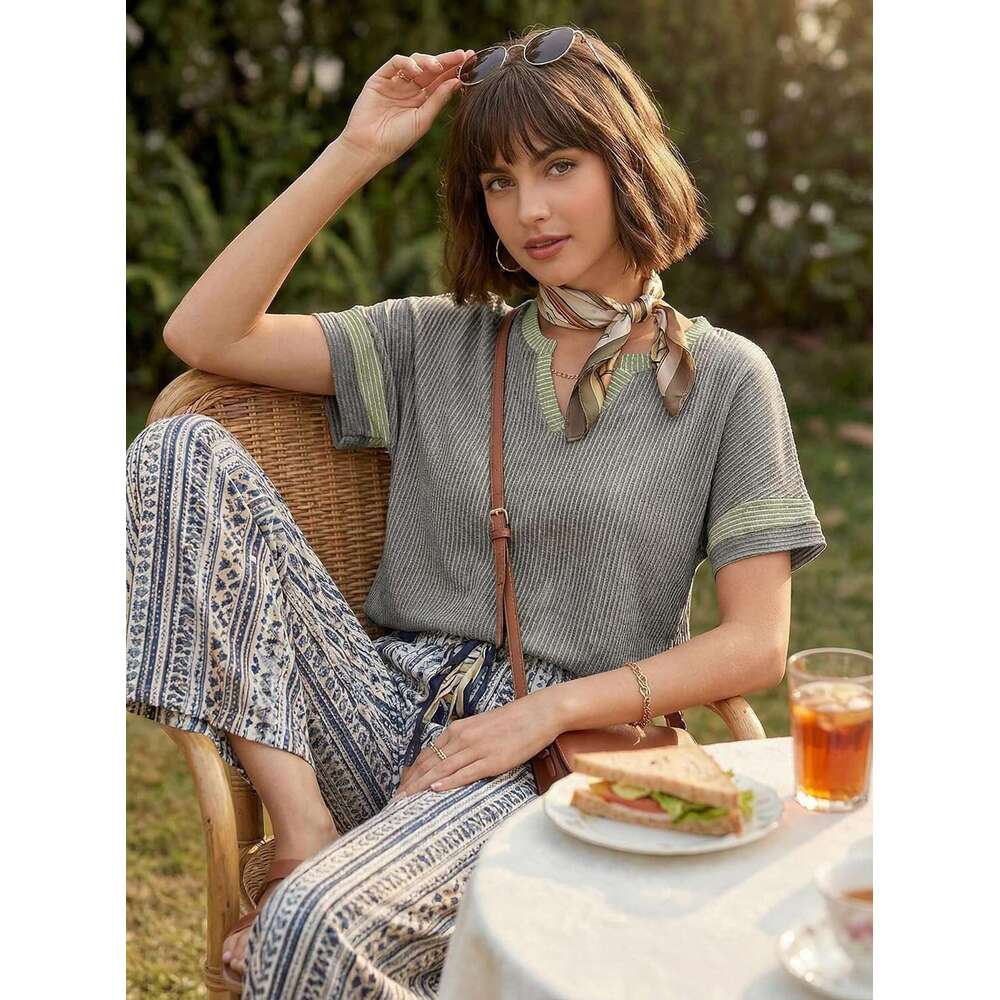 Designer Womens Summer Tops 2026 Colorblock V Neck Short Sleeve T Shirts Dressy Casual Clothes Vacation Outfits