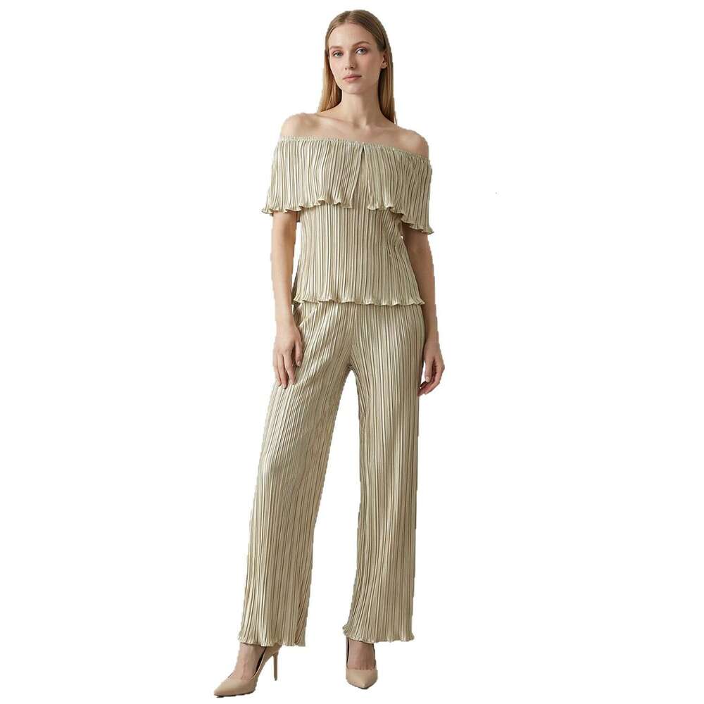 Off-shoulder ruffle suit for women, Korean-style gentle pleated one-shoulder short-sleeve top and wide-leg Designer pants two-piece set