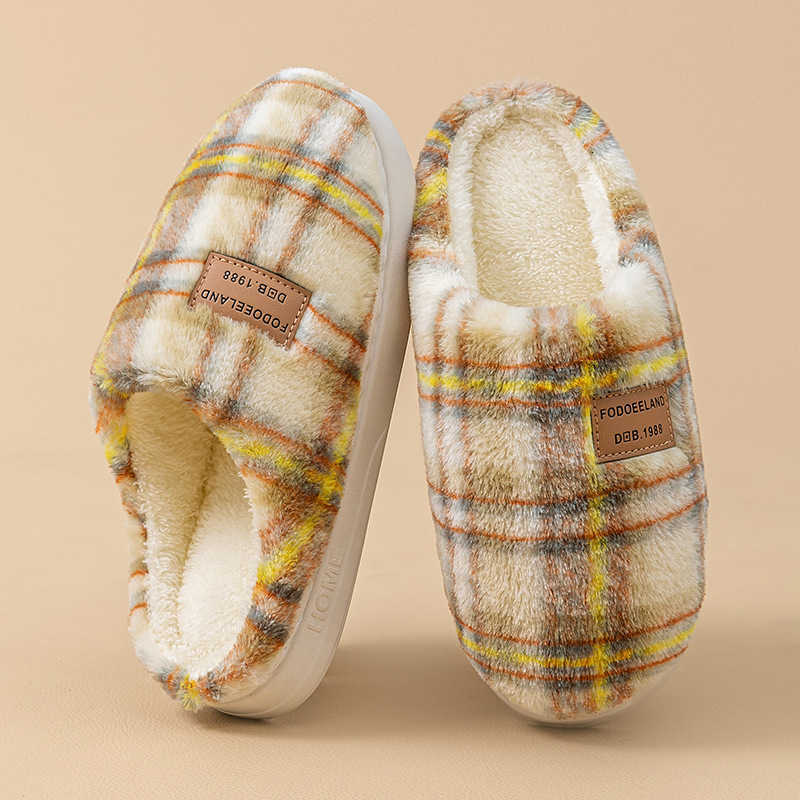 Winter 2025 new model indoor home use thick-soled non-slip warm plush maternity shoes plaid cotton slippers for women in autumn S260305