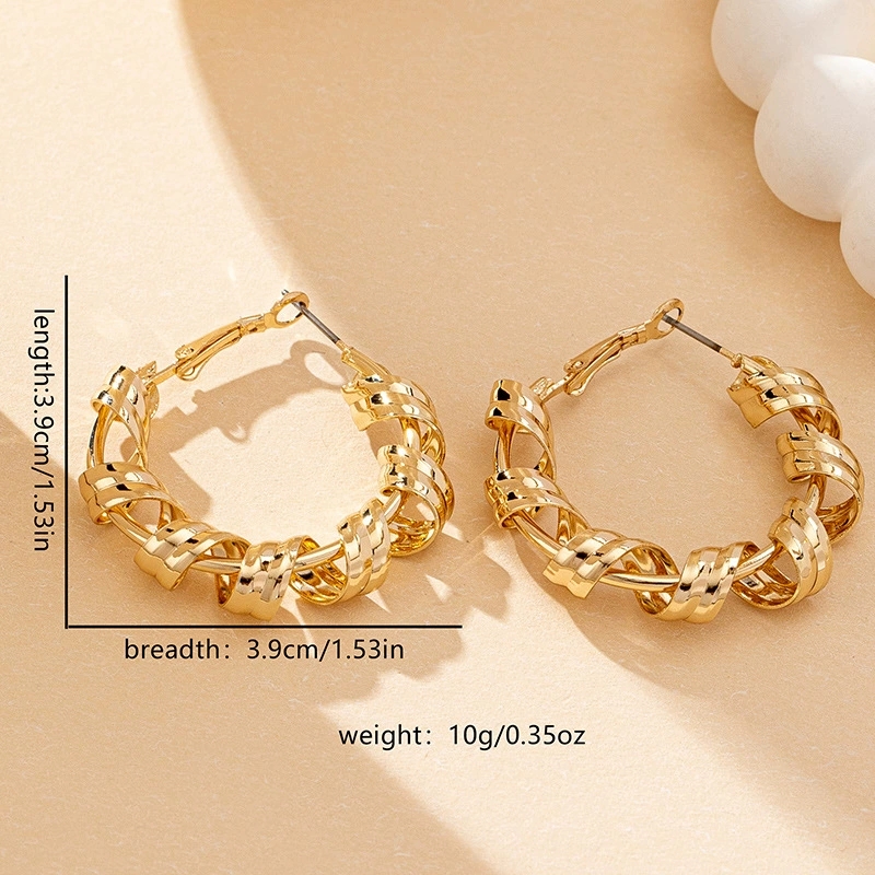 Elegant Spiraled Ear Cuff Accessories for Women Modernist Luxury Statement Earring Set