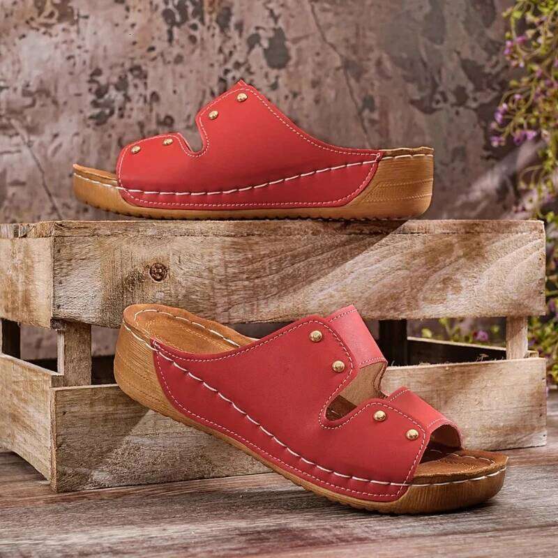 2025 new sandals with exposed toes women's fashionable and casual rivet decoration comfortable wedge slippers