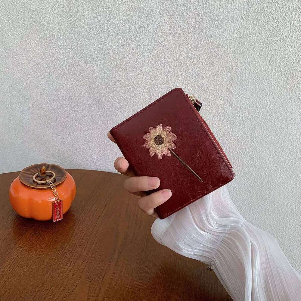 Red retro floral pattern short wallet, classic clutch purse and coin purse, textured card holder. C260304