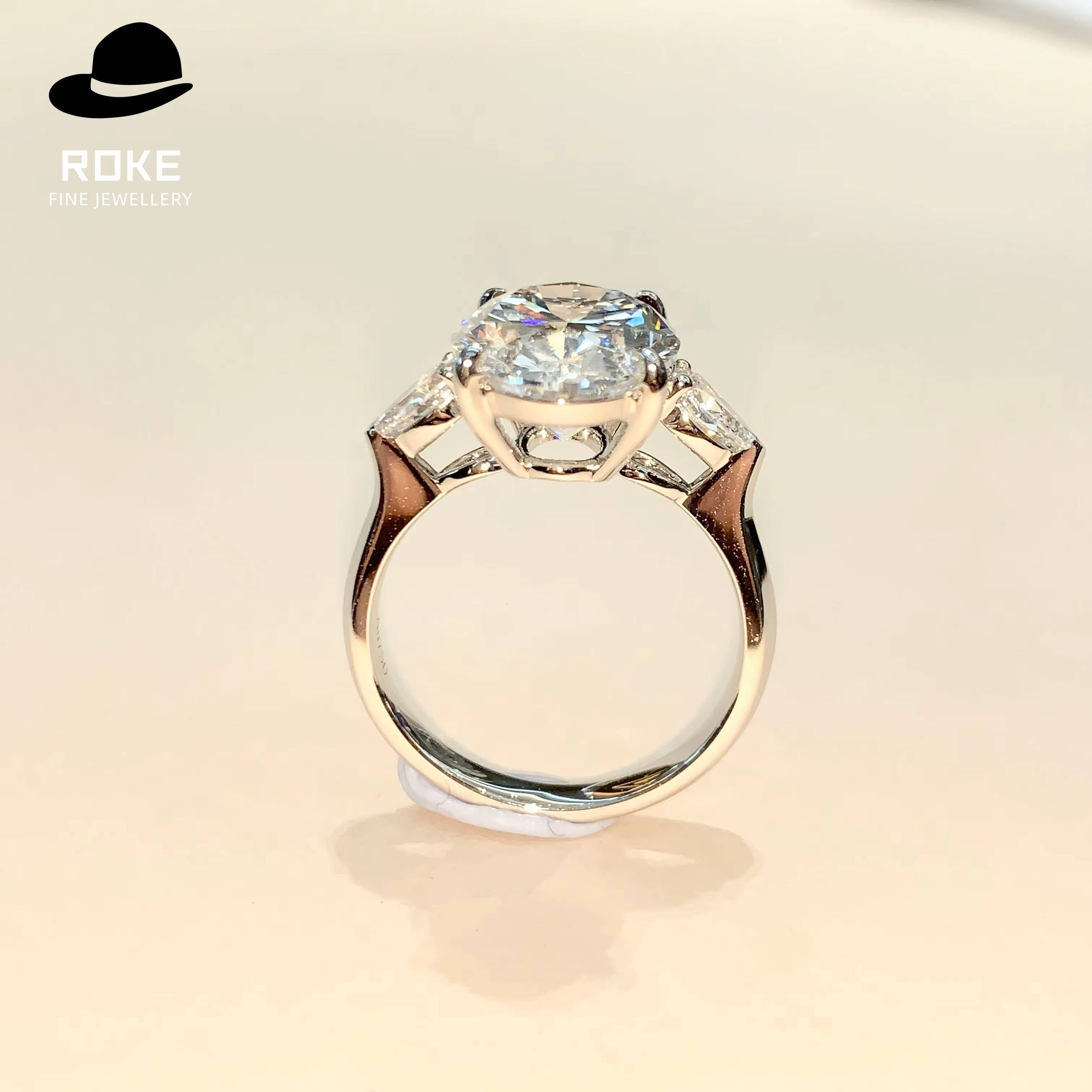 Brilliant IGI/ Lab-grown Oval Diamond 9-18K White Gold 5ct Ladies Hiphop Wedding Ring Bar Setting