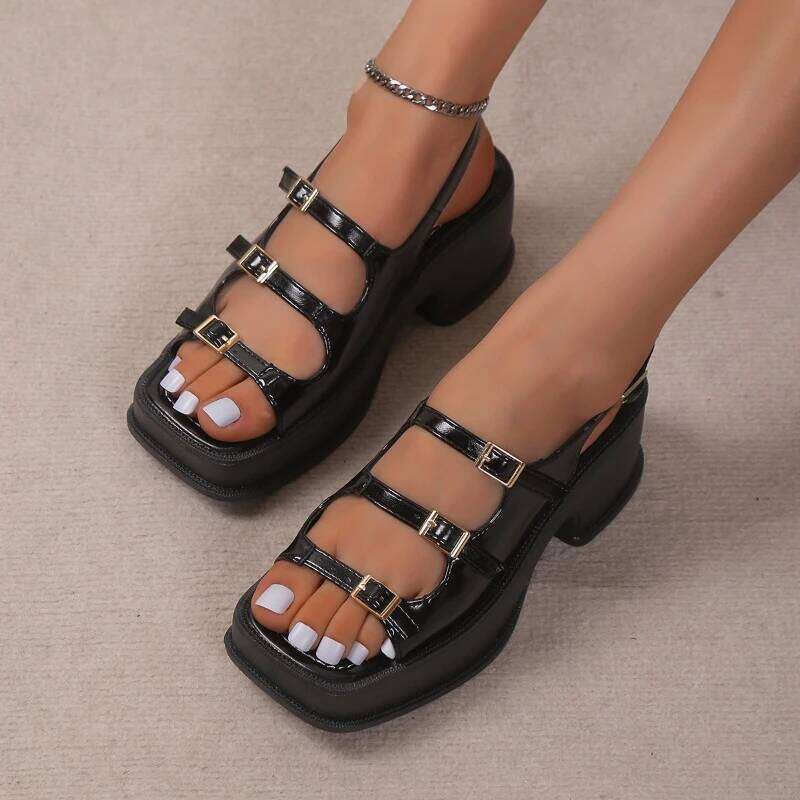 2026 New Summer Fashion One Piece Buckle Thick Bottom Outdoor Beach Shoes Breathable and Comfortable Open toed Sandals