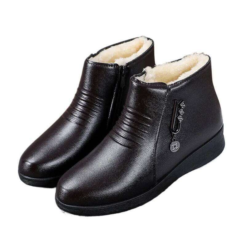 Leather 2024 New Winter Middle-aged Flat for Soft Bottom Non-slip Wool Warm Cotton Shoes Women Boots
