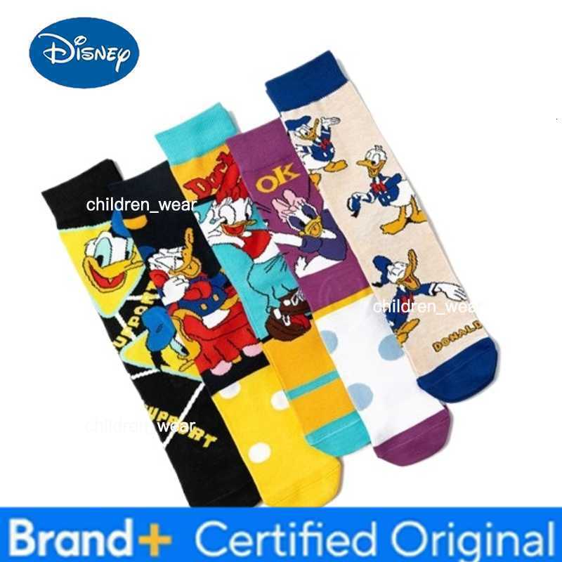 Disney 5pcs Donald Duck Cartoon Stockings Mens Socks Soft Breathable Vintage Socks Winter Climbing Non Slip Design Socks Gift H260306