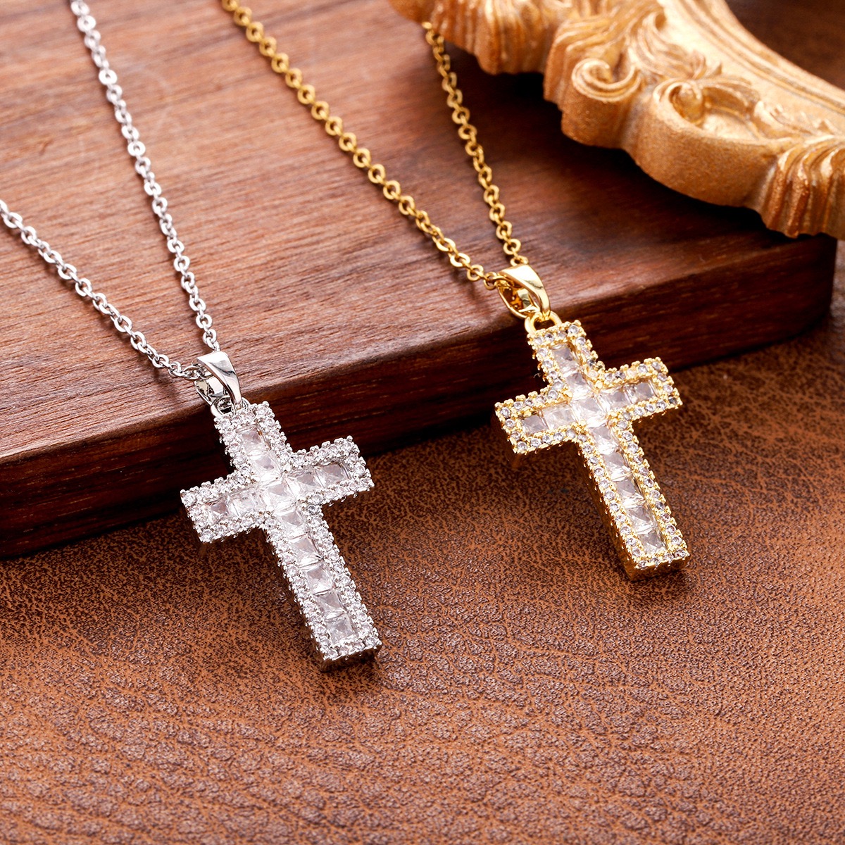 Necklace - Women's European-style jewelry - Full diamond cross pendant necklace - Neckpiece - Colored zirconium stone - Stainless steel collar chain