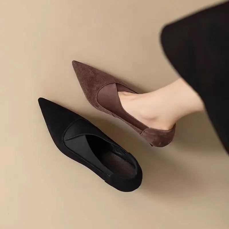 French Retro Pointed Thin Heeled Short Boots with Kitten Heels Ankle Boots Combined with Elastic Deep Cut High Heels for Women 260303