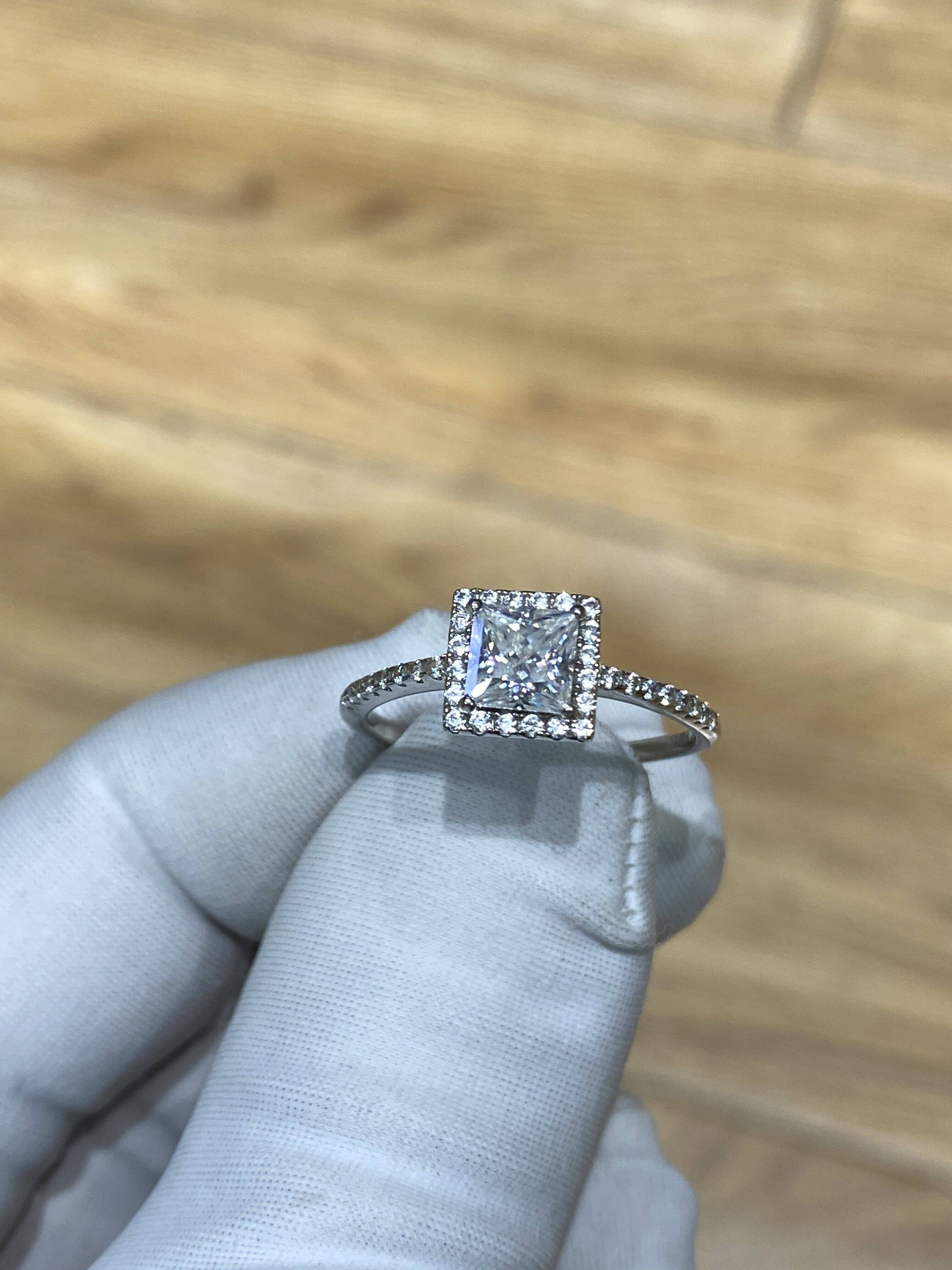 18K Gold Princess Square Cultivated Diamond IGI Certified Womens Retro Elegant Beauty Finger Ring Girlfriends Birthday Gift