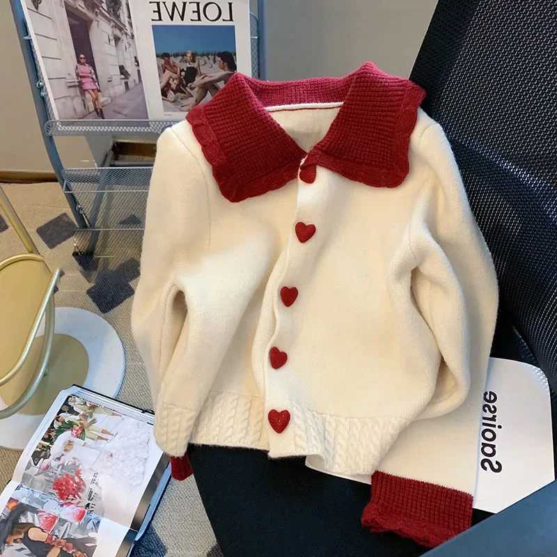 Womens Cardigan Sweater Coat Red White Contrast Doll Neck Knitwear Autumn Winter 2023 New Sweet Thicked Heart Button Sweaters M260306