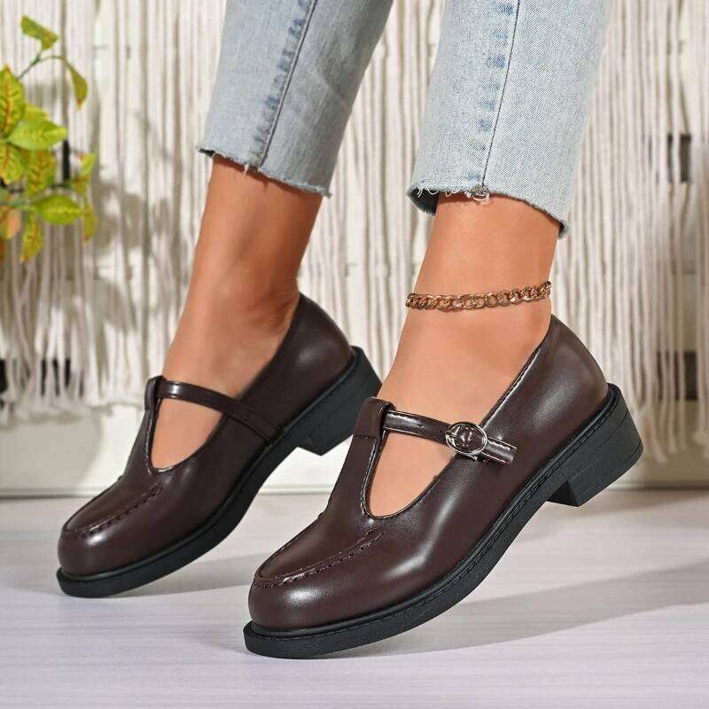 2026 New Women's One Word Buckle Flat Follow Simple Solid Color Classic Casual Shoes