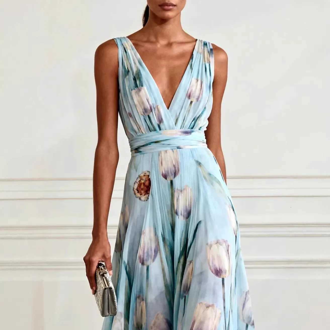 2026 New Blue Tune Tulip Print Sleeveless V Neck Chiffon Evening Gown Elegant Flowy Long Banquet Dress X260306