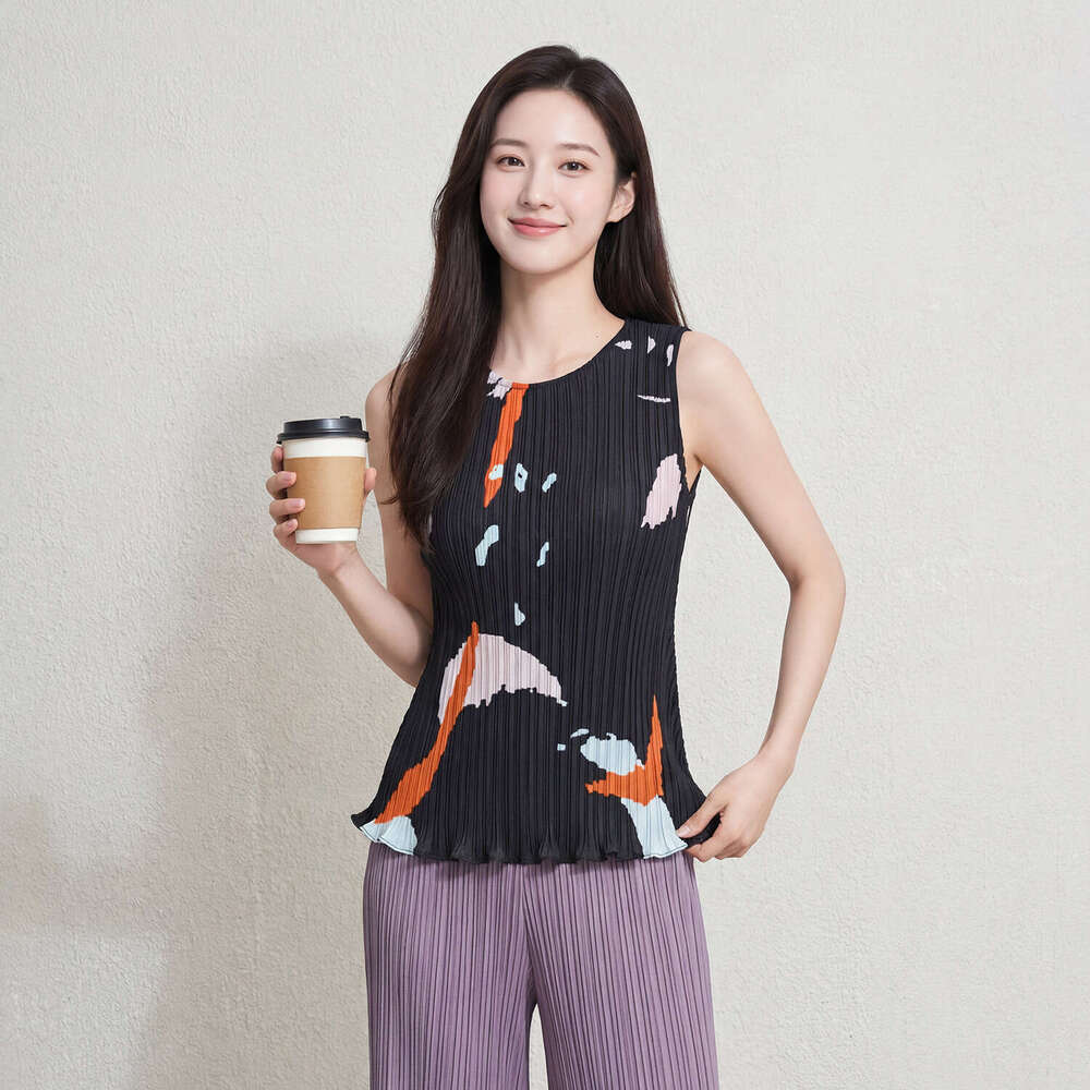 Miyake's high-end sleeveless for women, new summer style, Designer round neck, waist-cinching, slimming, printed pleated tank top T-shirt