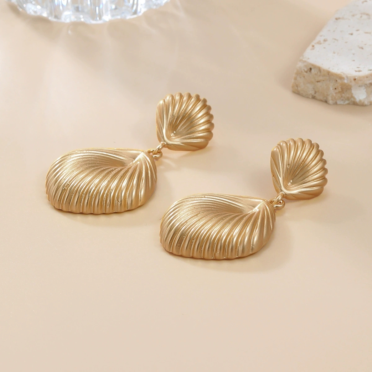 Exquisite Artisan Crafted Ornamentation - Modernist Leaf Motif Hanging Accessories