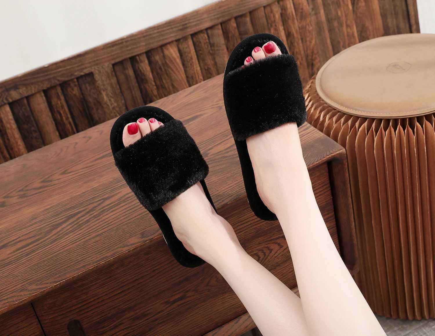 Winter Women Winter House Furry Slippers Non-Slip Casual Indoor Flats Floor Shoes Ladies Flip Flops Warm Shoes Solid Colors S260305