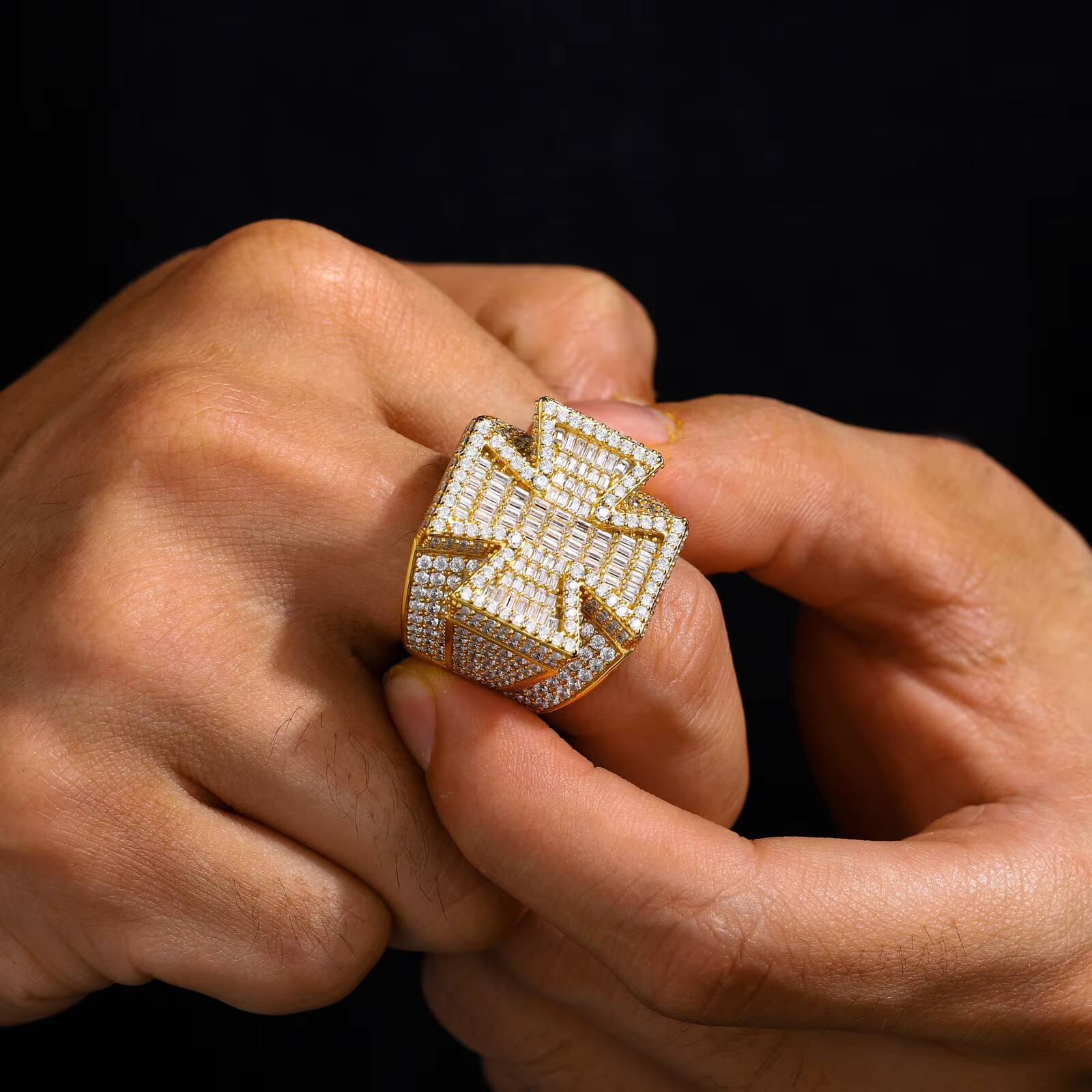 Hip Hop Fashion Jewelry Rings Gold Plated 925 Sterling Silver VVS Baguette Moissanite Diamond Bling Maltese Cross Ring for Men