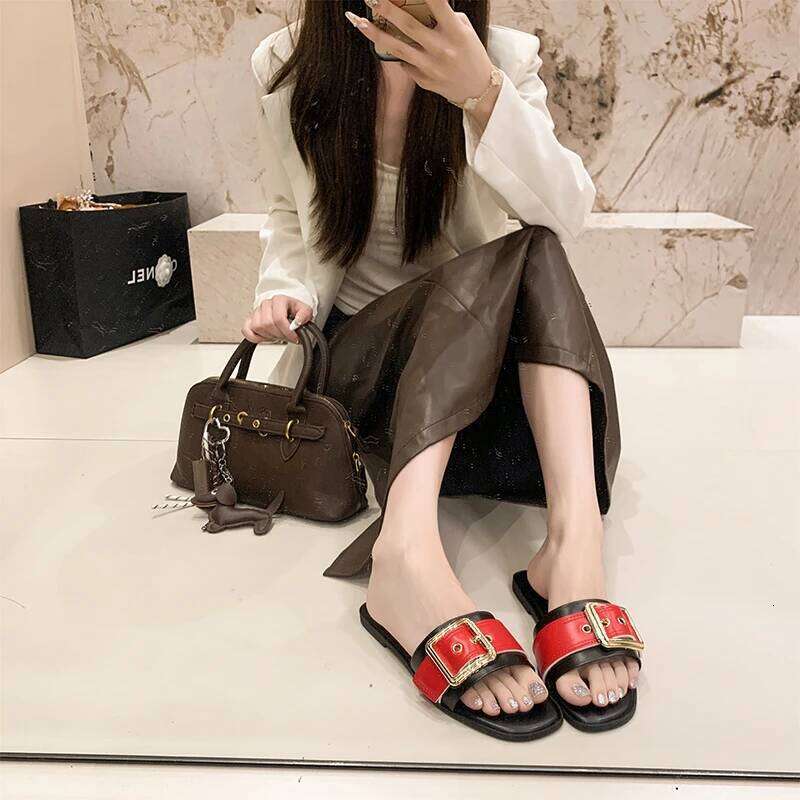 2025 Summer New Fashionable One Word Buckle Design Women's Comfortable Non slip Slippers Casual Flat Heeled Sandals
