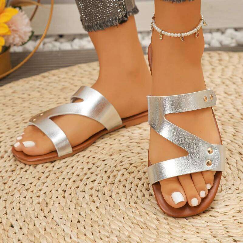 2025 New Women's Comfortable Anti slip Wear resistant Flat Slippers Outdoor Fashion Retro Casual Sandals
