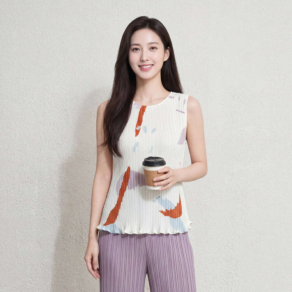 Miyake's high-end sleeveless for women, new summer style, Designer round neck, waist-cinching, slimming, printed pleated tank top T-shirt