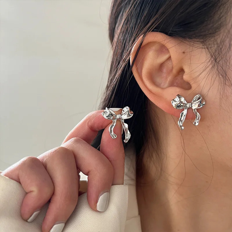 Sweet and Cool Style Bow Knot Earrings Womens Simple Elegant Jewelry Gifts Drop 260302