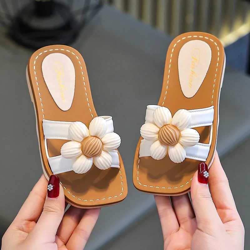Kids Slippers - 3D Bow with Metal Logo, Soft Skin-Friendly, Non-Slip Wear-Resistant, Breathable Open-Toe Summer Sandals for GirlsT260306